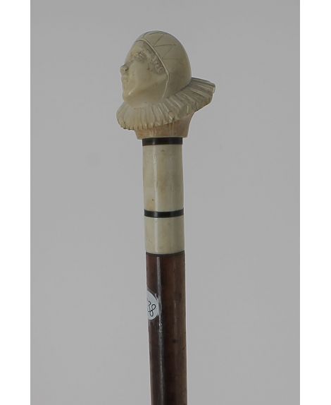 Aclown head in Ivory