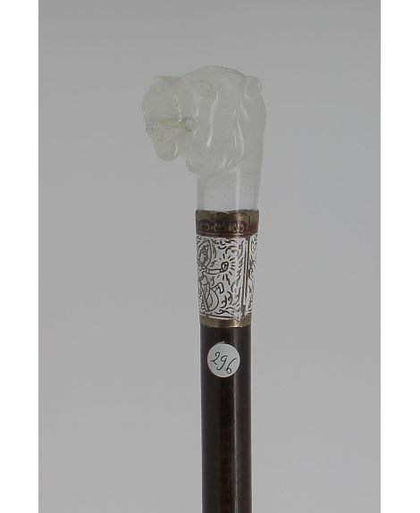 Rock cristal of lion shape on snakewood shaft